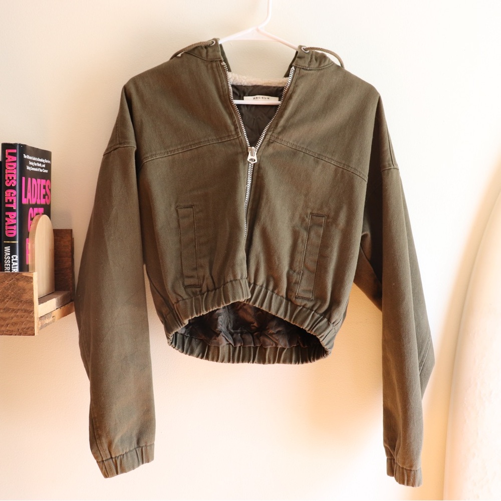 Pacsun women’s winter jacket cropped